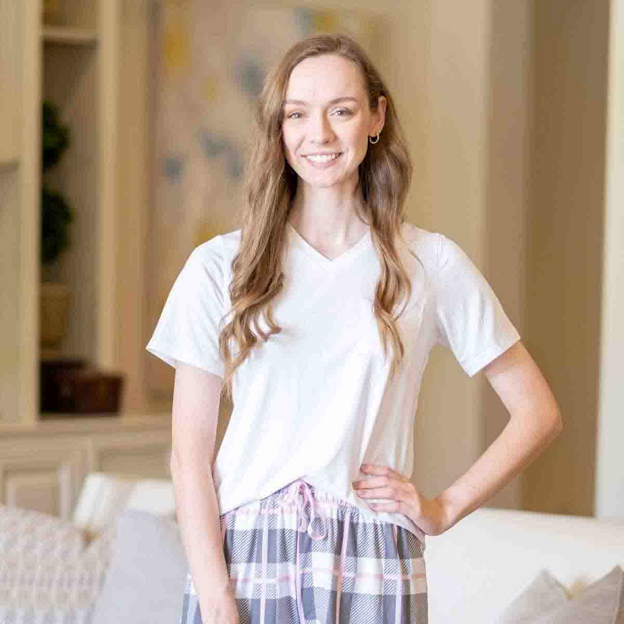 Highlands v Neck Pocket White Short Sleeve Tee